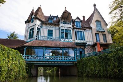 la fiesta paella présente le moulin de connelles